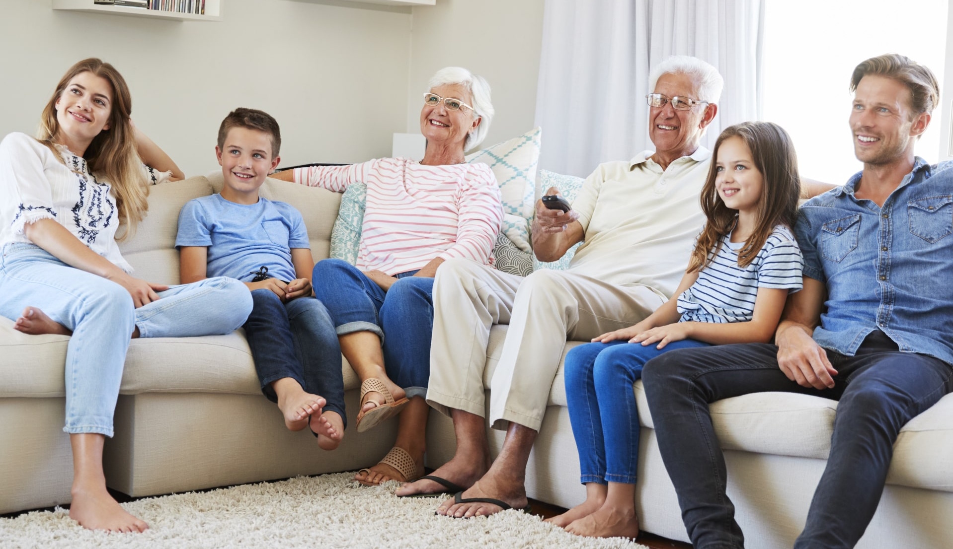famille regarde
